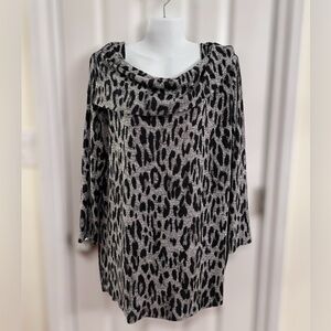 Chico’s ZENERGY Leopard Print Lightweight Sweater EUC Chico’s Size 2 (Large)